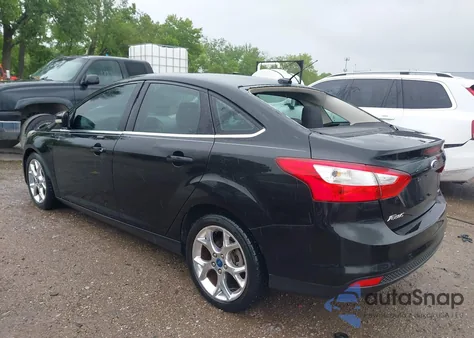 2012 Ford Focus Sel z USA, uszkodzony, nr VIN 1FAHP3H26CL323161